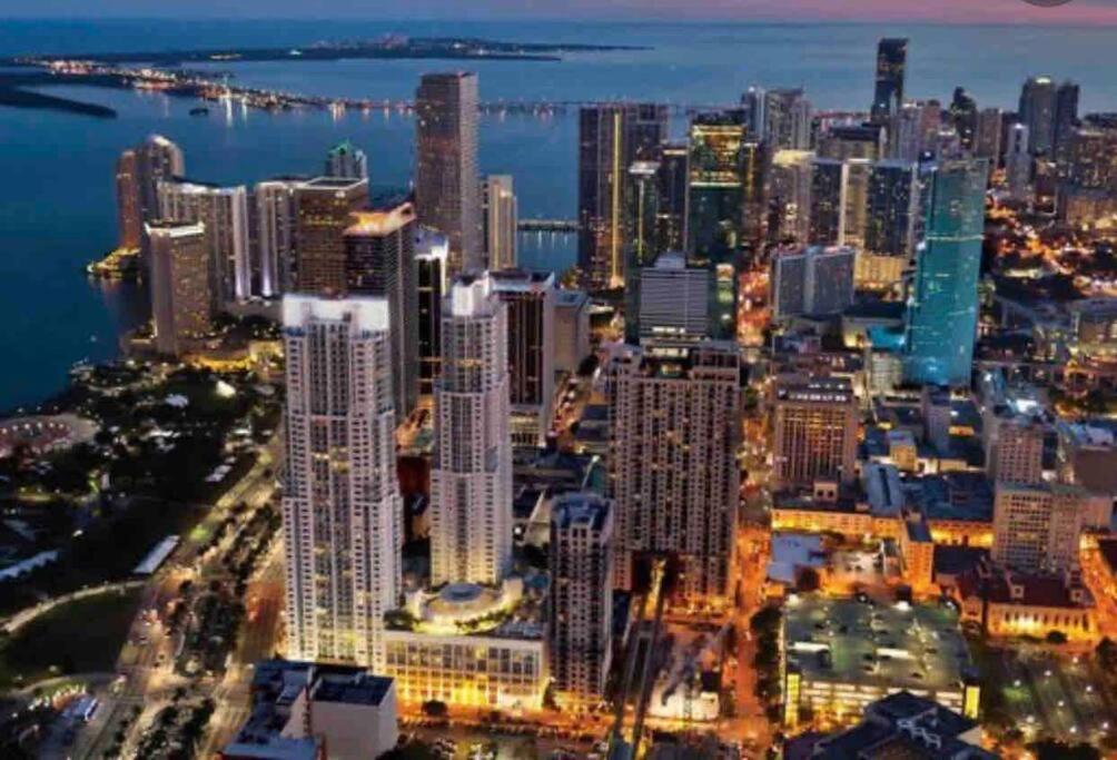 Resort And Luxurious Living In Downtown Miami Eksteriør bilde